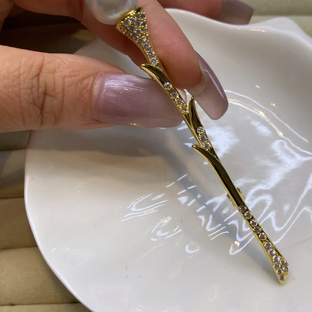 未镶嵌胸饰淡水珍珠