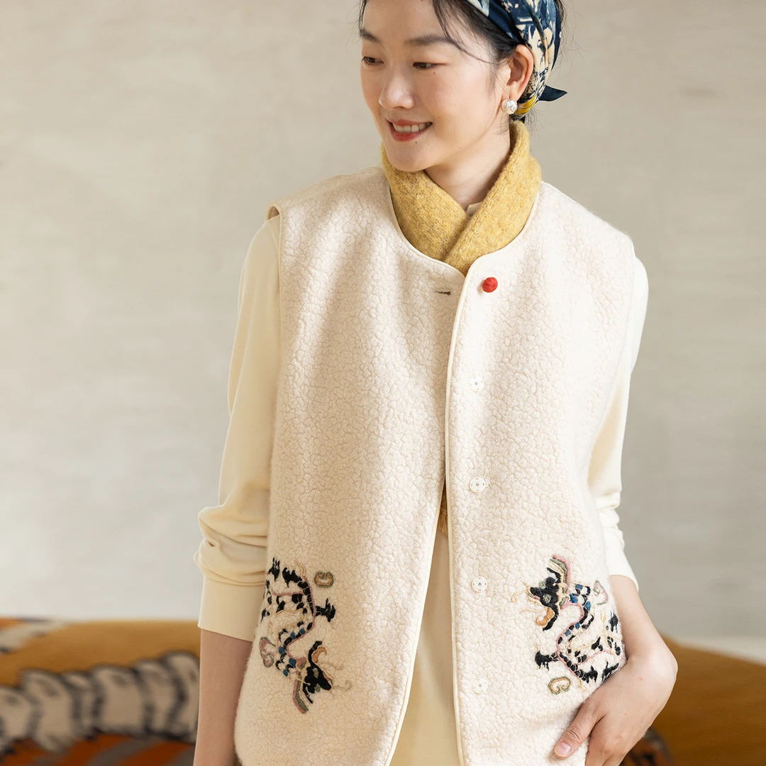 牧衣游原创 羊羔绒手绣马夹女冬季新款古朴民族风文艺开衫 又见海