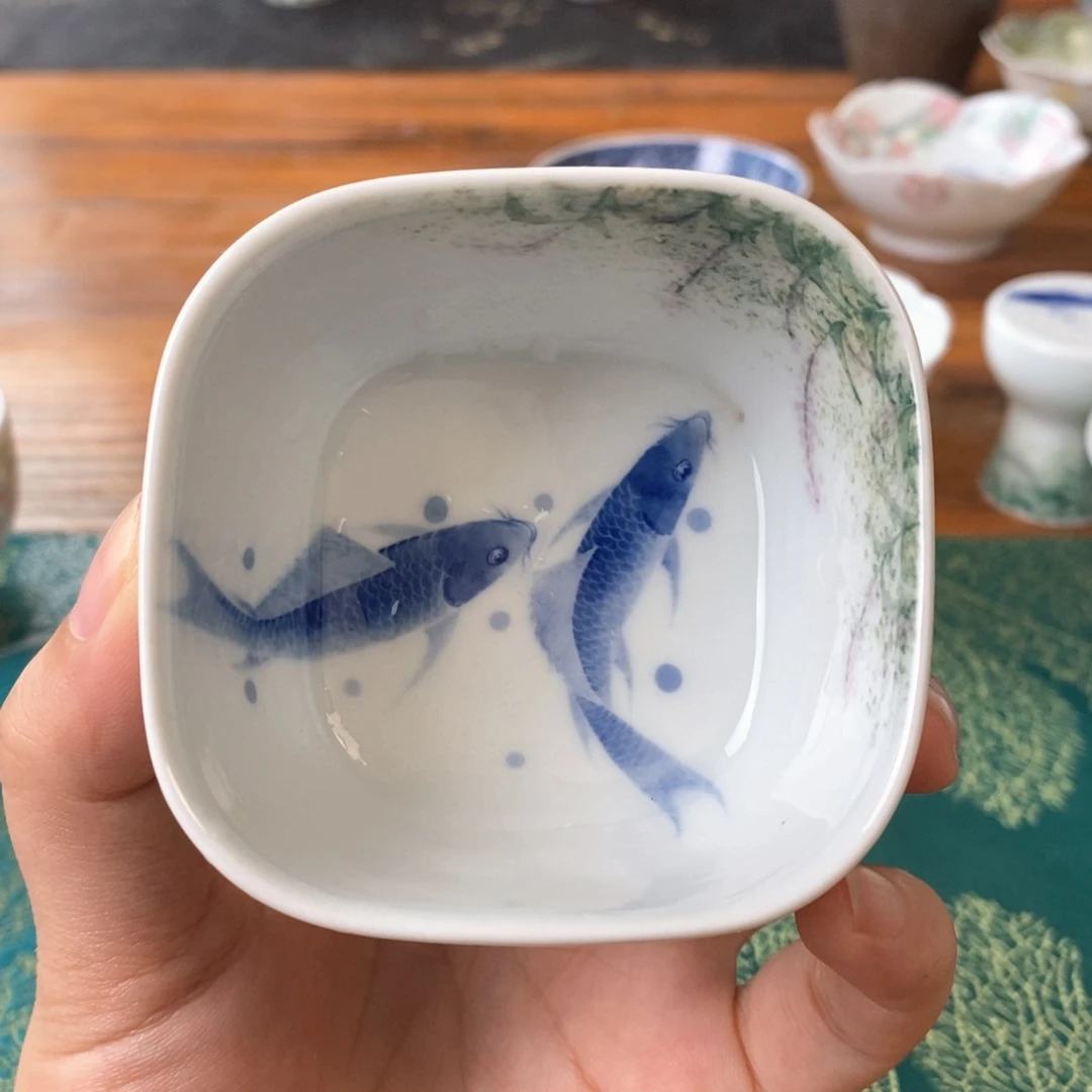 瓷片景德镇手绘陶瓷青花鱼杯
