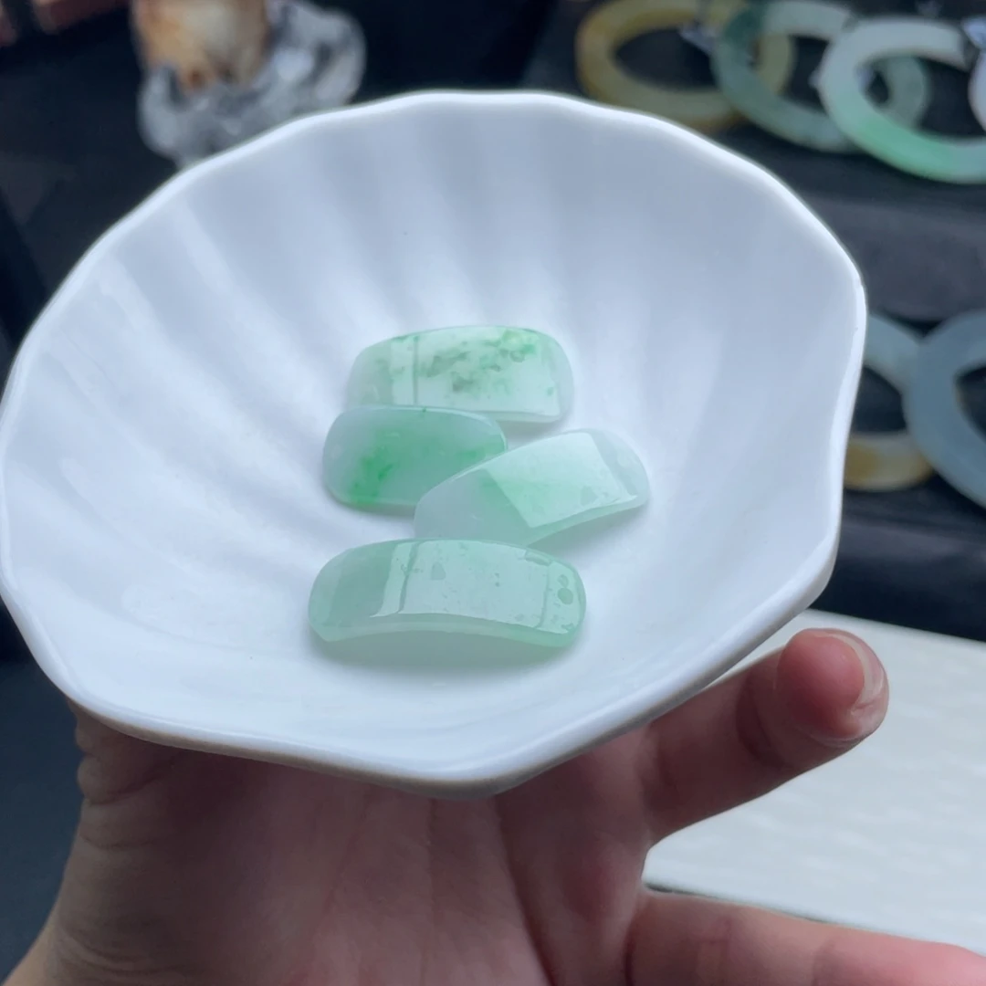 颈饰未镶嵌翡翠手牌多样性发其一