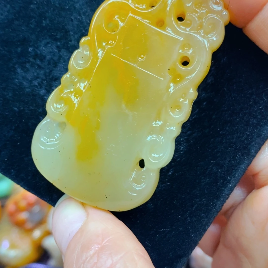 未镶嵌石英质玉（黄龙玉）吊坠(不含链)