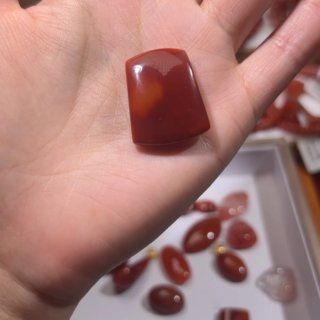 南红玛瑙未镶嵌颈饰