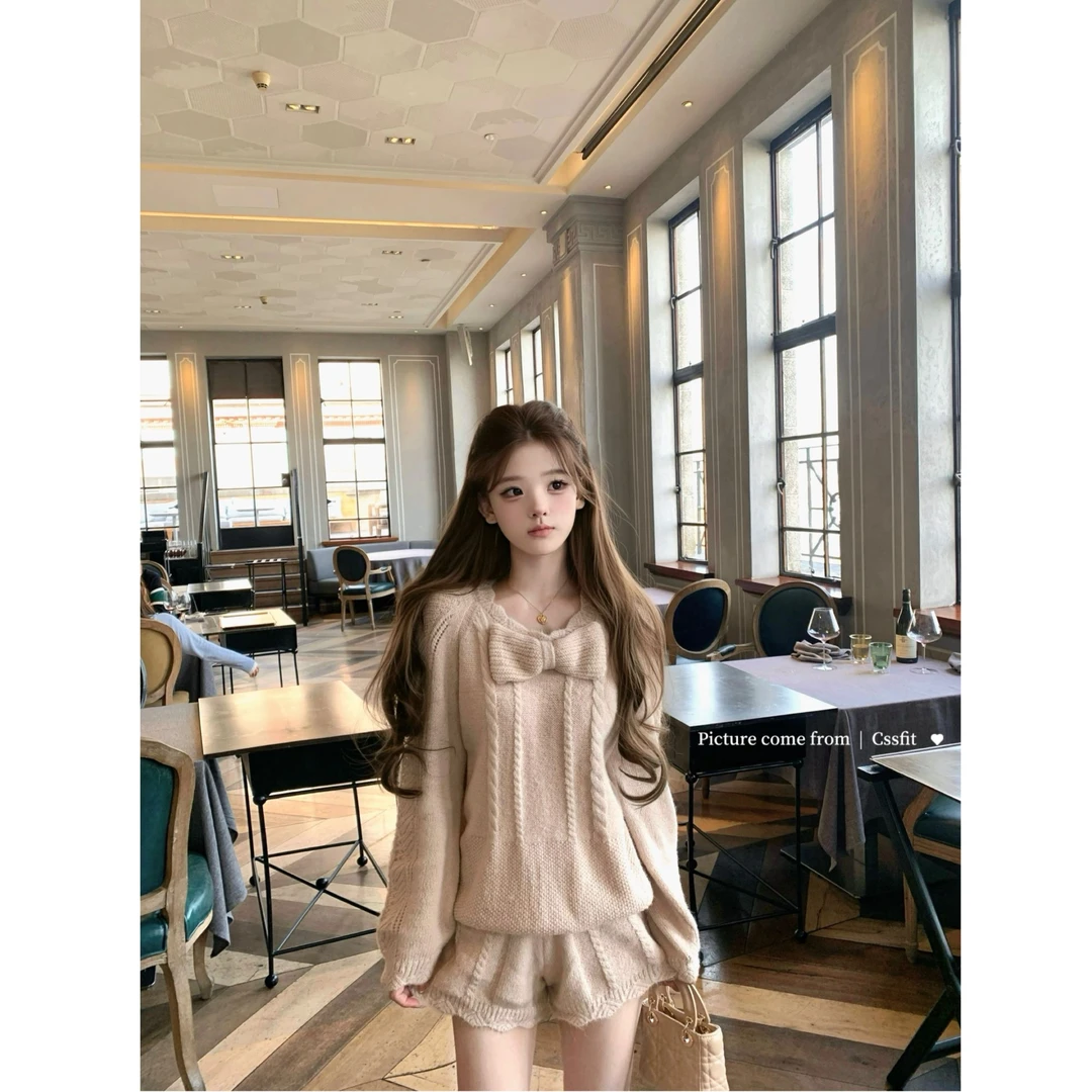 【甜杏杏子】定染纱线杏粉蝴蝶结针织新款上衣女配显瘦高腰短裤套装