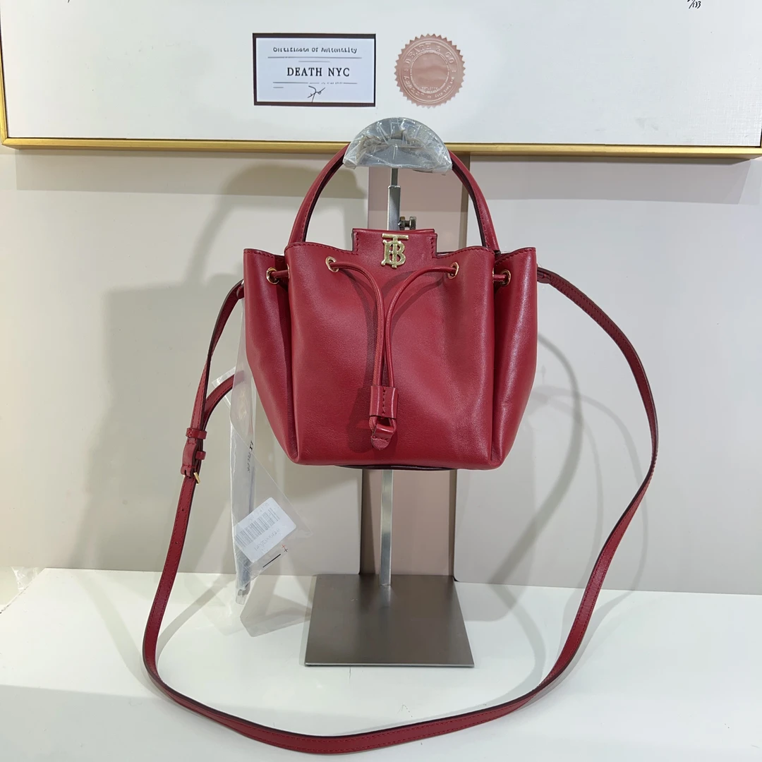 95新 BURBERRY/博柏利 巴宝莉现代款手提水桶单肩斜挎包a7744