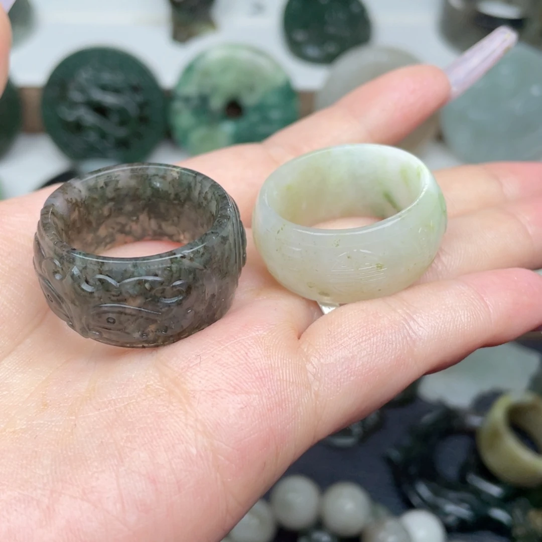 独山玉未镶嵌颈饰张*髦