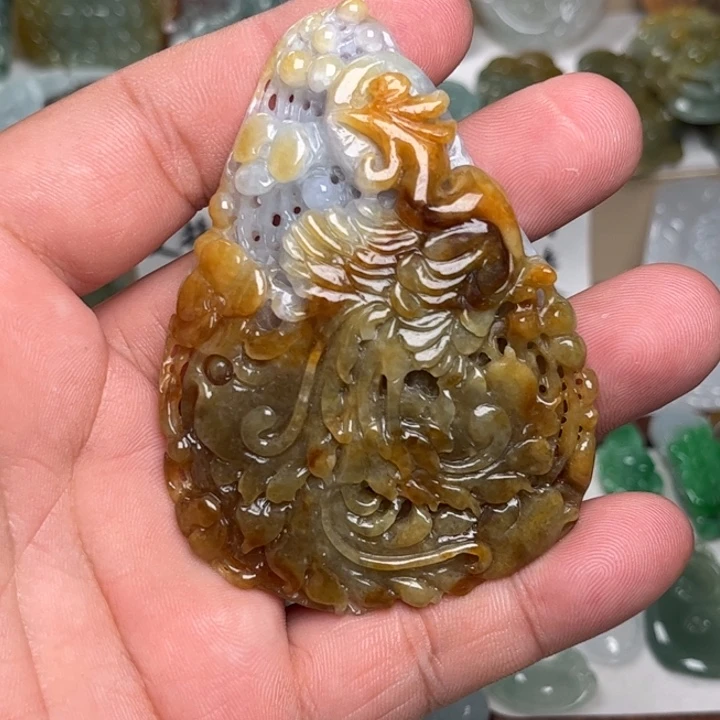 翡翠未镶嵌颈饰凤凰