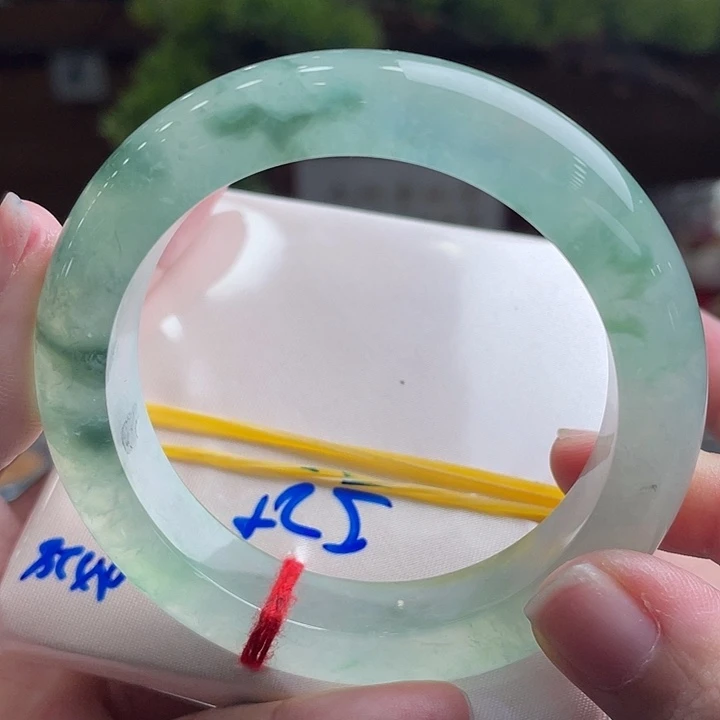 翡翠未镶嵌手镯52.2绿冰底飘花