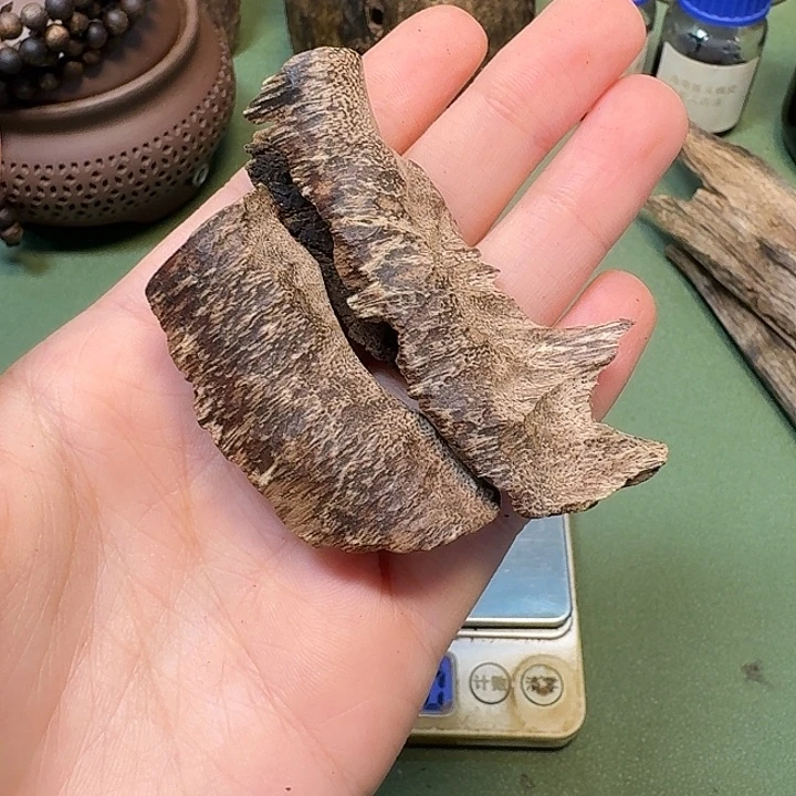 3***8沉香沉香碎屑海南高山老料鸡母虫老香7.7克