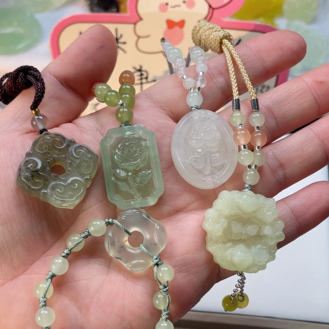 A***总蛇纹石玉未镶嵌颈饰