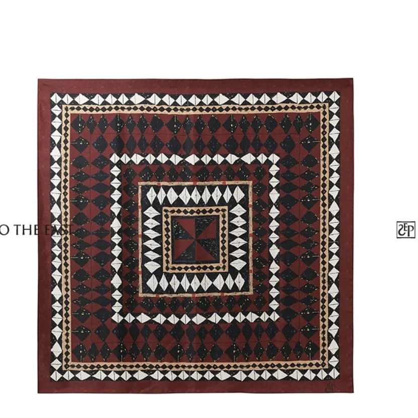 INTO THE EAST 几何大方巾