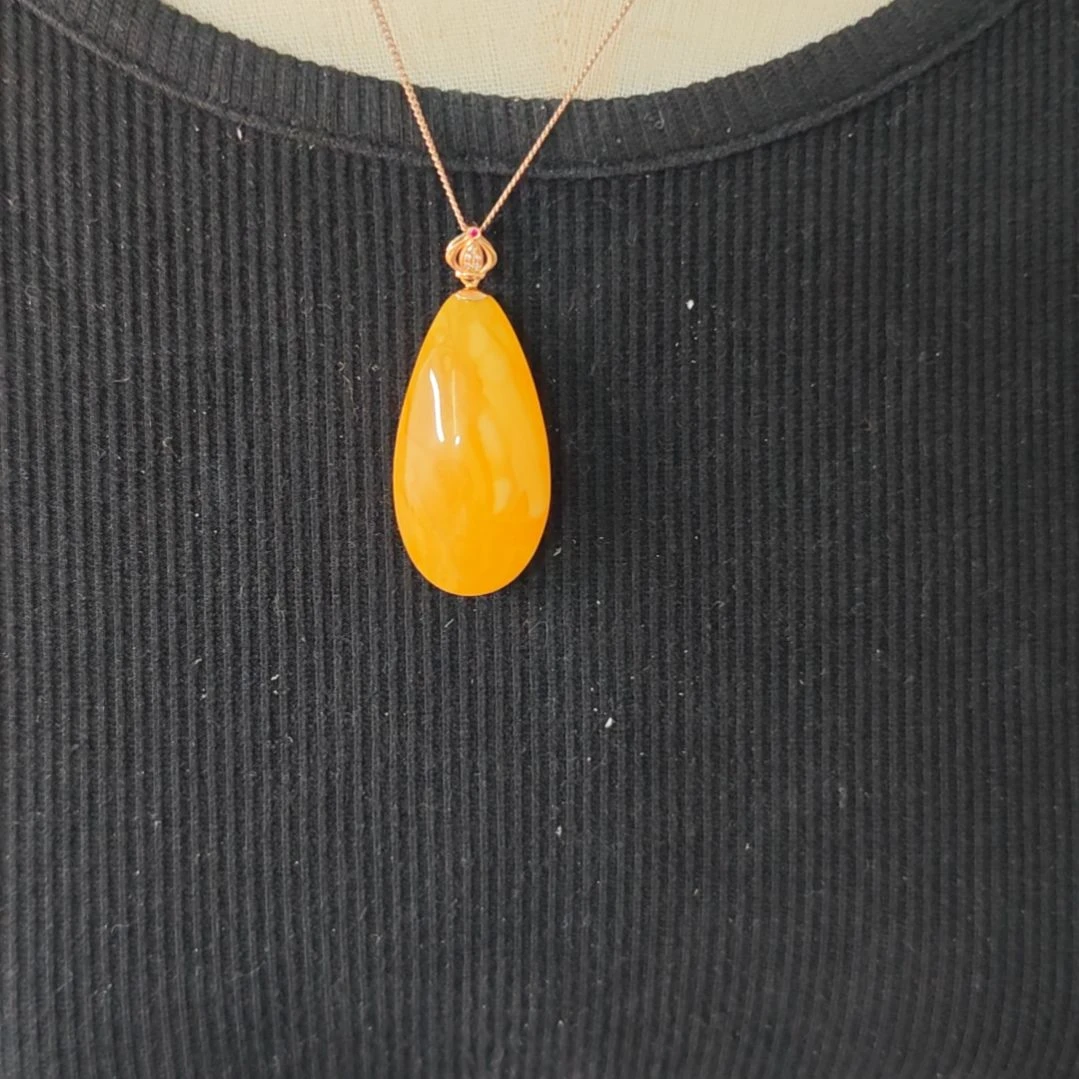 蜜蜡吊坠(赠链)18K金镶嵌