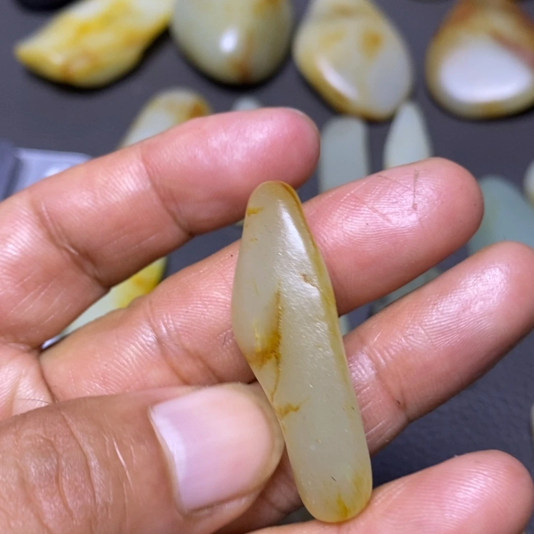 和田玉（糖玉）未镶嵌挂件