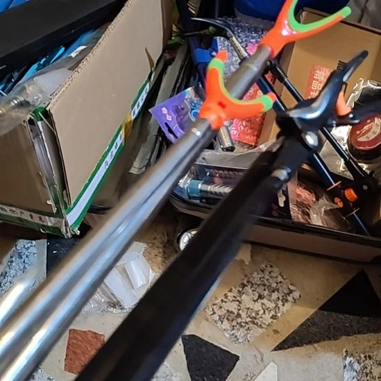 22号一个带地插一个不带