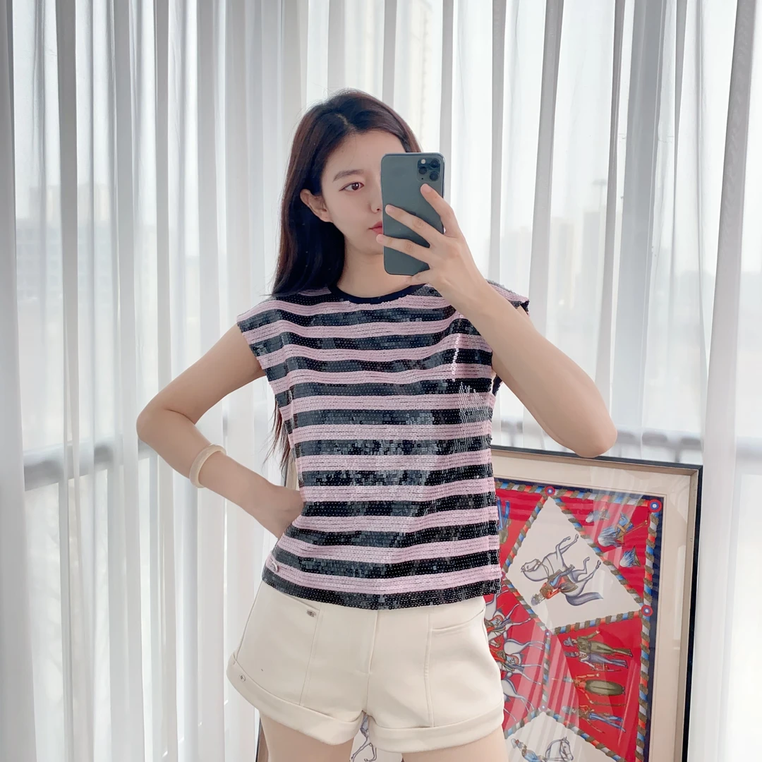 95新 Chanel/香奈儿 95新香奈儿/亮片黑拼粉色短袖250309VGLVP05