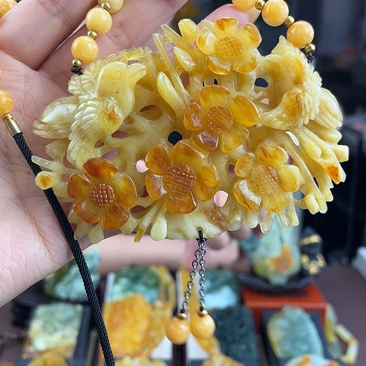蛇纹石玉未镶嵌颈饰