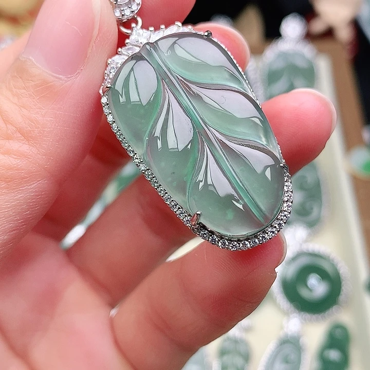 颈饰银S925镶嵌翡翠吊坠