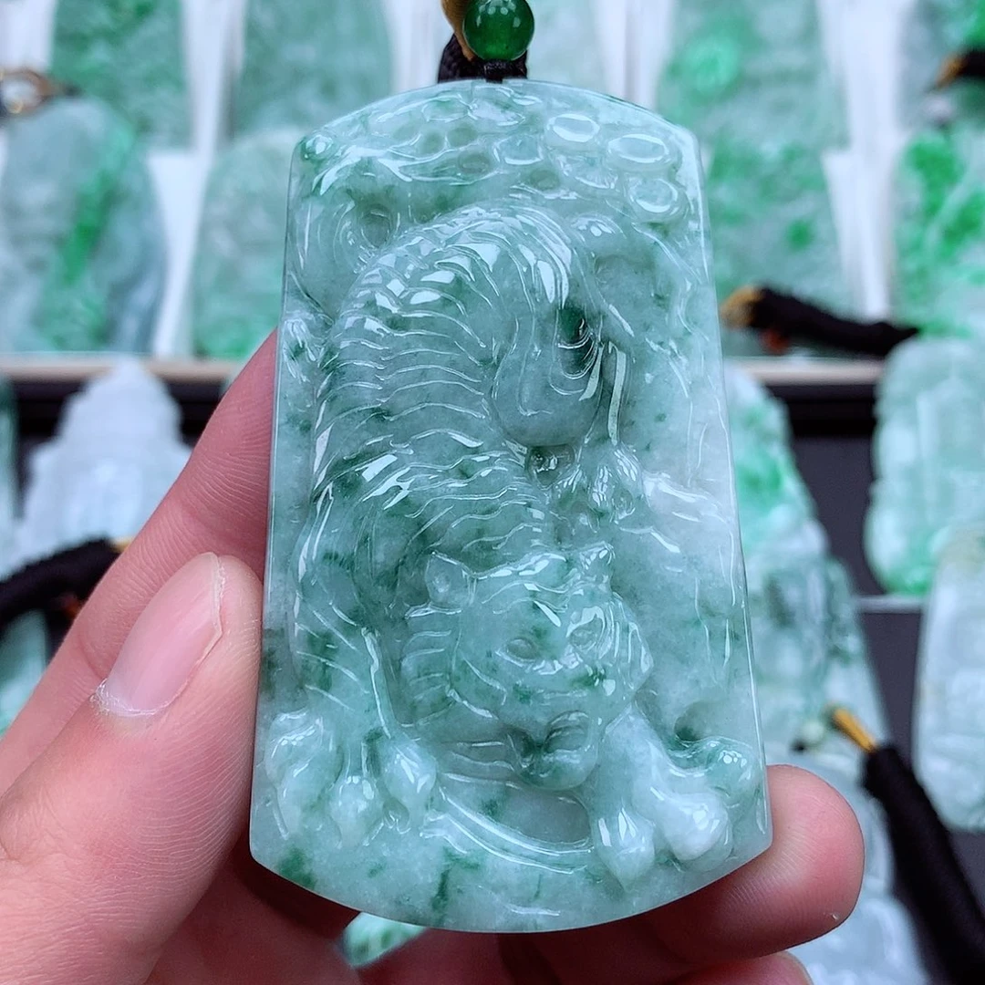 翡翠颈饰未镶嵌翡翠吊坠