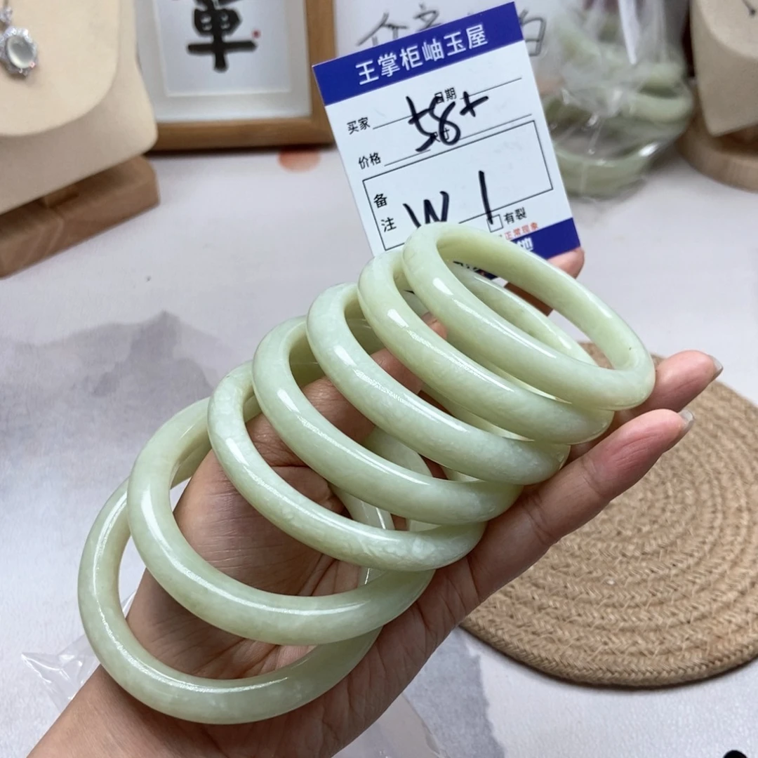岫玉未镶嵌手镯手镯多样性，发一个