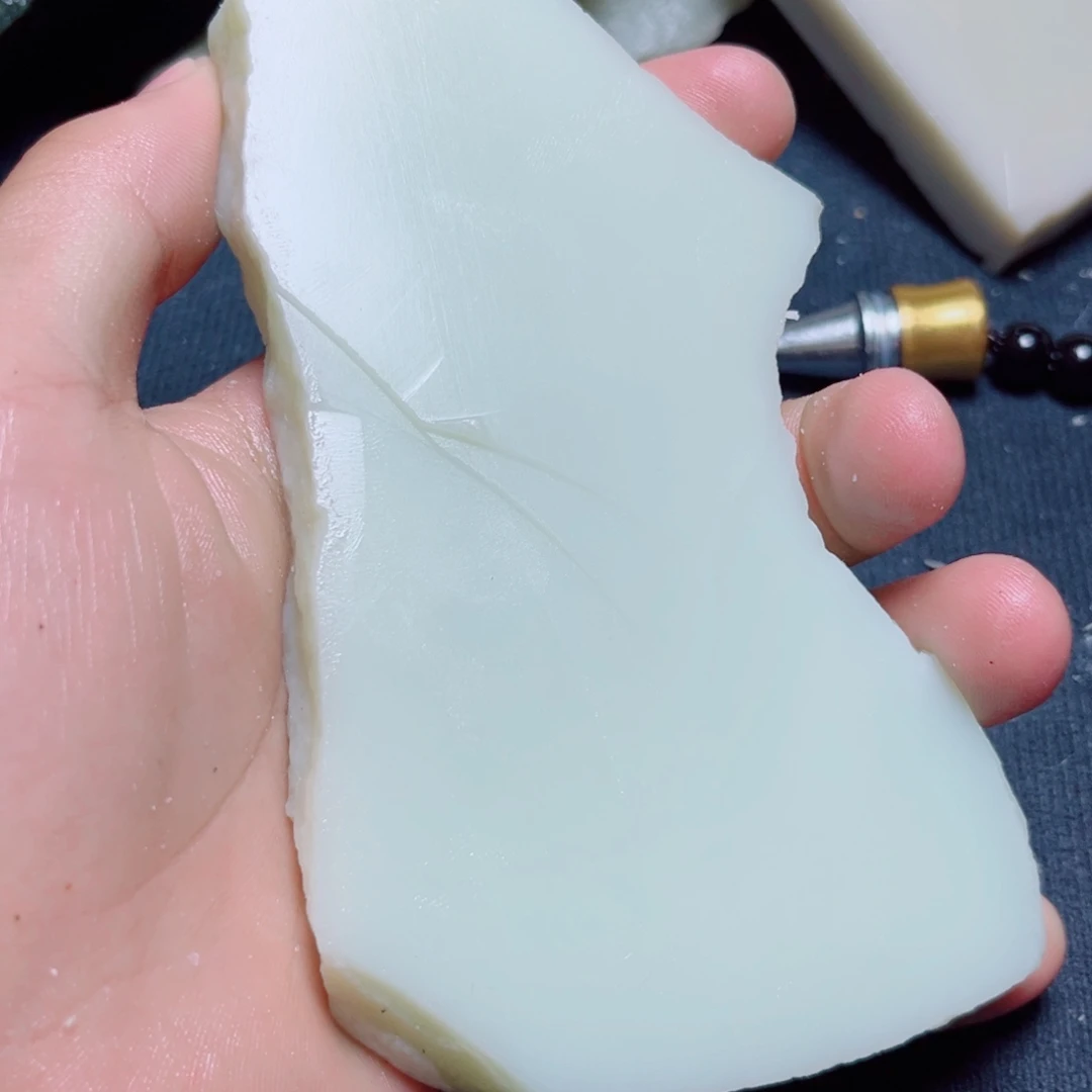 和田玉（糖玉）未镶嵌珠宝奇石