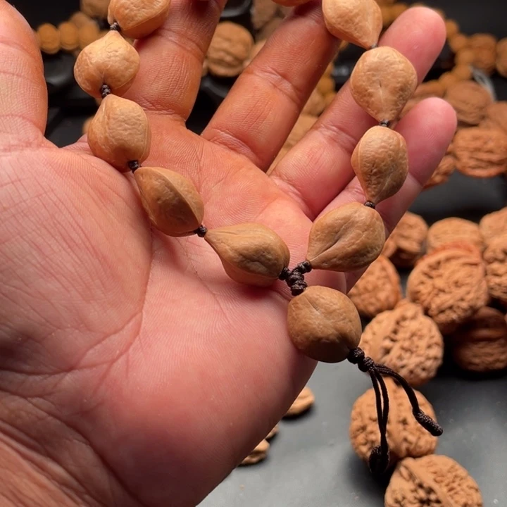 本***发文玩核桃吊坠3挤爆