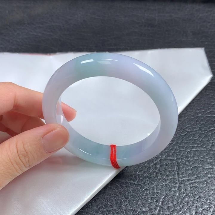 用***6翡翠未镶嵌手镯