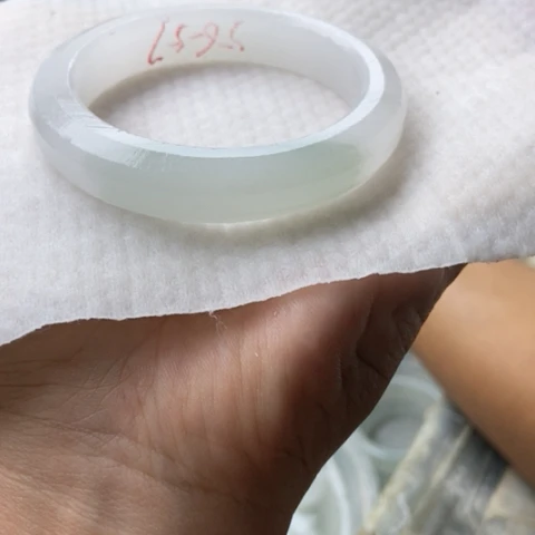奇***政石英质玉（金丝玉）未镶嵌手镯加工定制