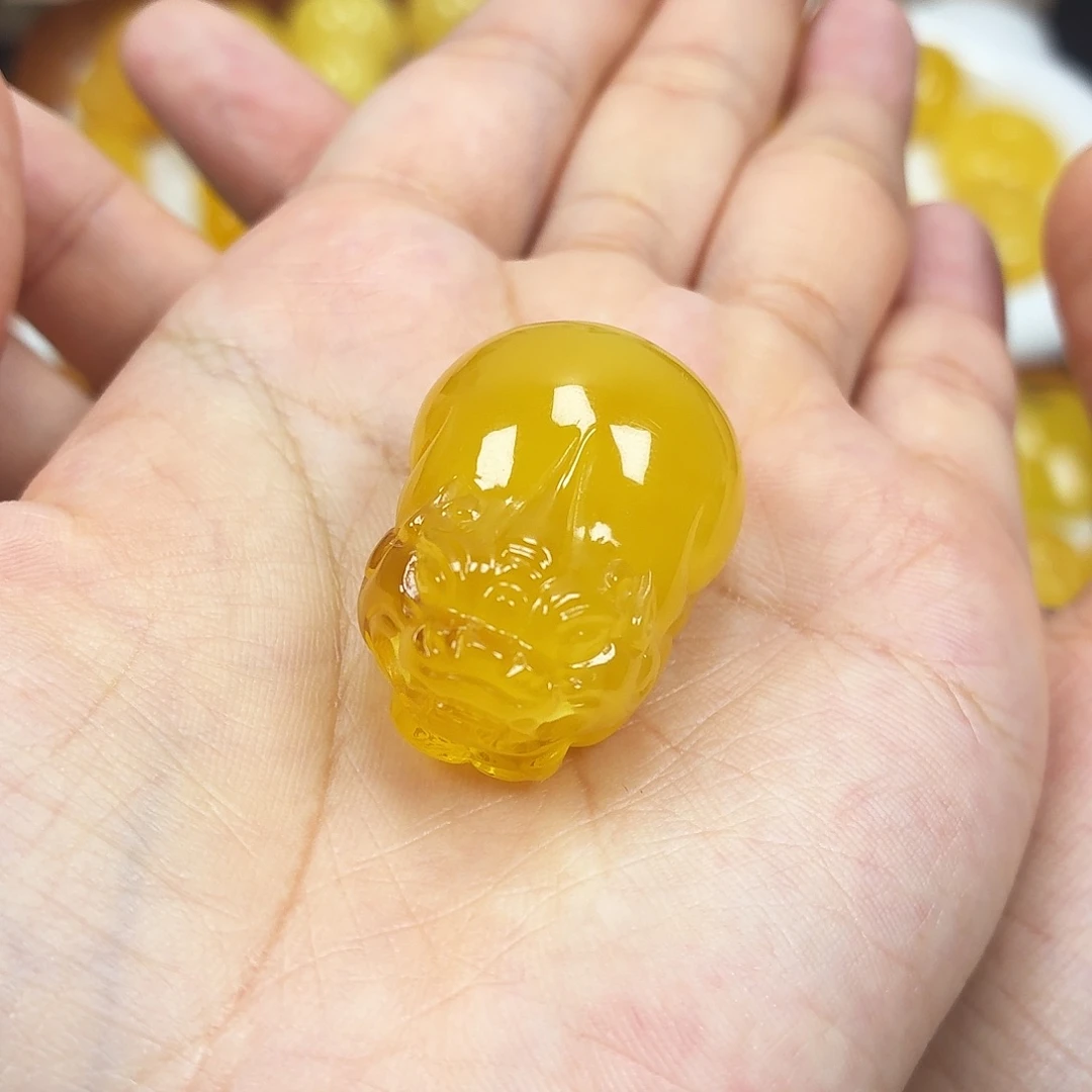 未镶嵌颈饰蜜蜡俄料貔貅