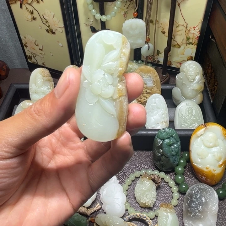 和田玉未镶嵌颈饰