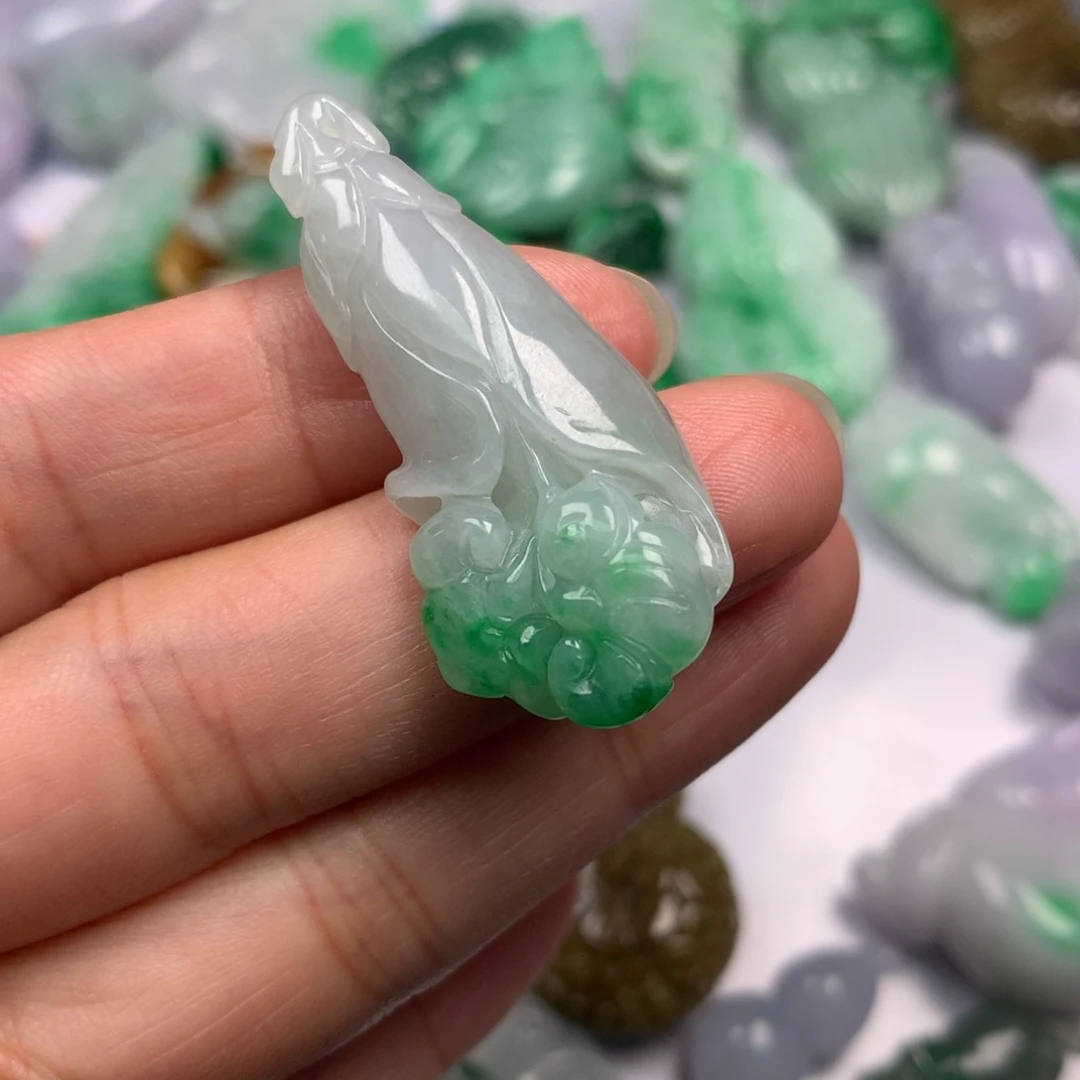 翡翠未镶嵌颈饰翡翠