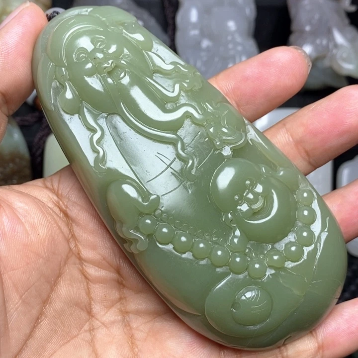颈饰未镶嵌和田玉