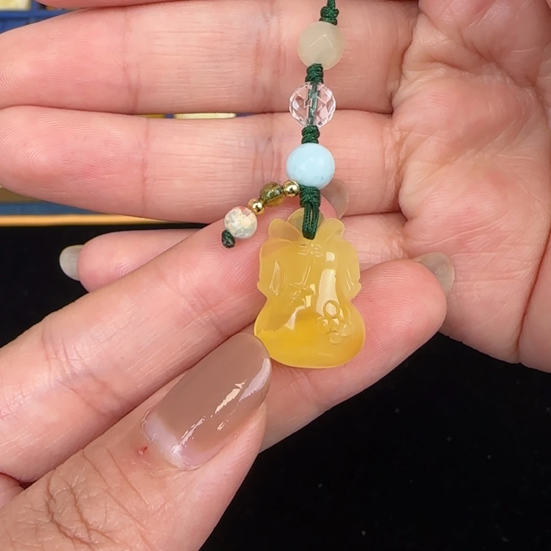 蜜蜡吊坠(赠链)未镶嵌