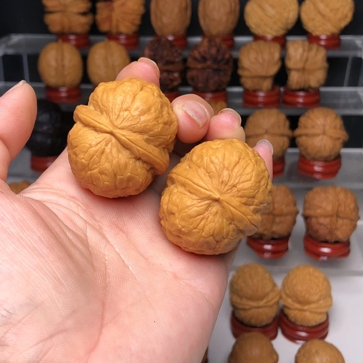 吊坠文玩核桃4粗筋瓷娃娃