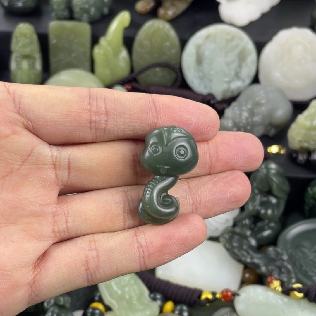 和田玉未镶嵌颈饰