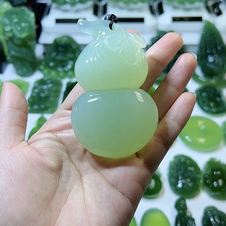 蛇纹石玉手把件未镶嵌