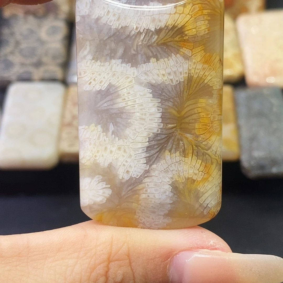硅化玉颈饰合金L***鳞