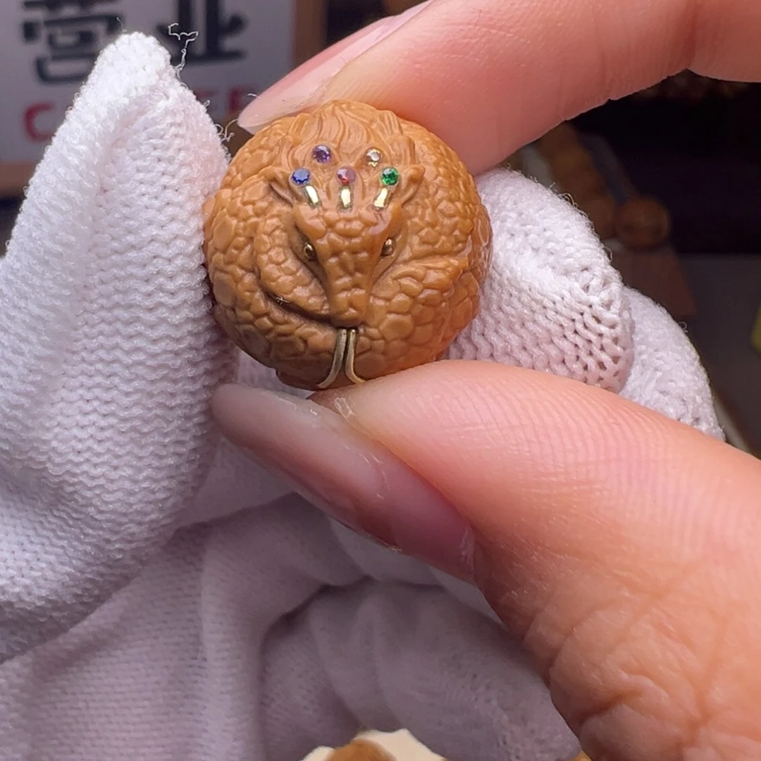 把件猴头核桃镶嵌款灵蛇全品有正常封口线