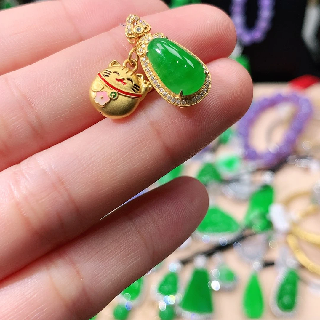 翡翠18K金镶嵌颈饰缅甸翡翠