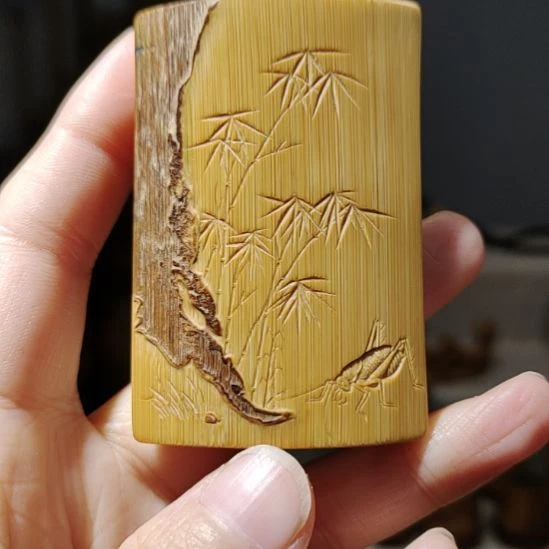 空***相竹竹雕虫趣牌子手把件