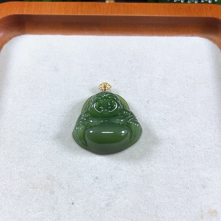 颈饰未镶嵌和田玉（碧玉）