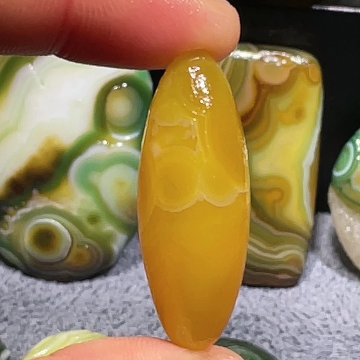 玛瑙/玉髓未镶嵌珠宝奇石