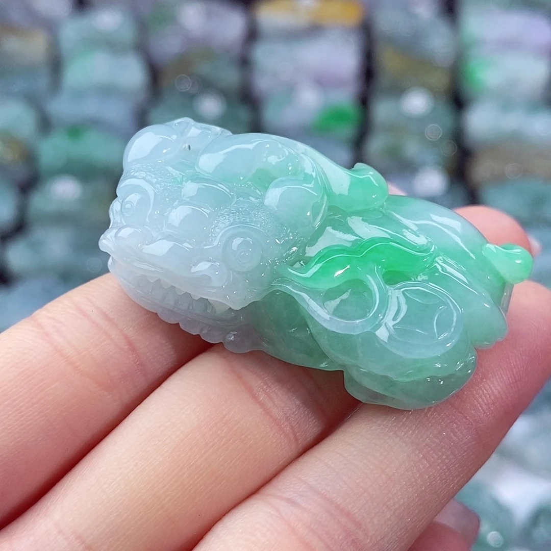 颈饰未镶嵌翡翠天然