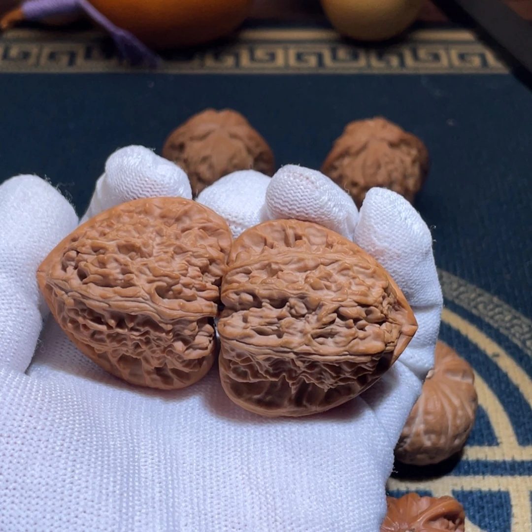 e***o银S92540白狮子三角白