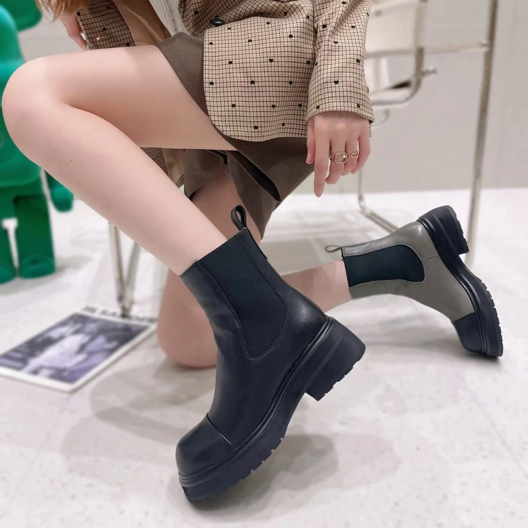 阿芙莎广系联名款712822新款百搭英伦风气质方头粗跟短靴拉链