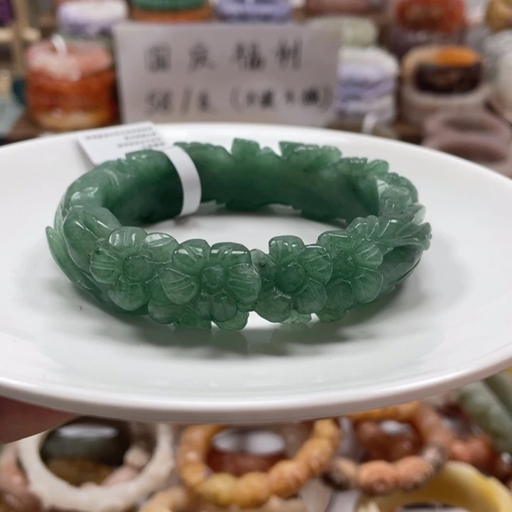 未镶嵌手镯石英质玉