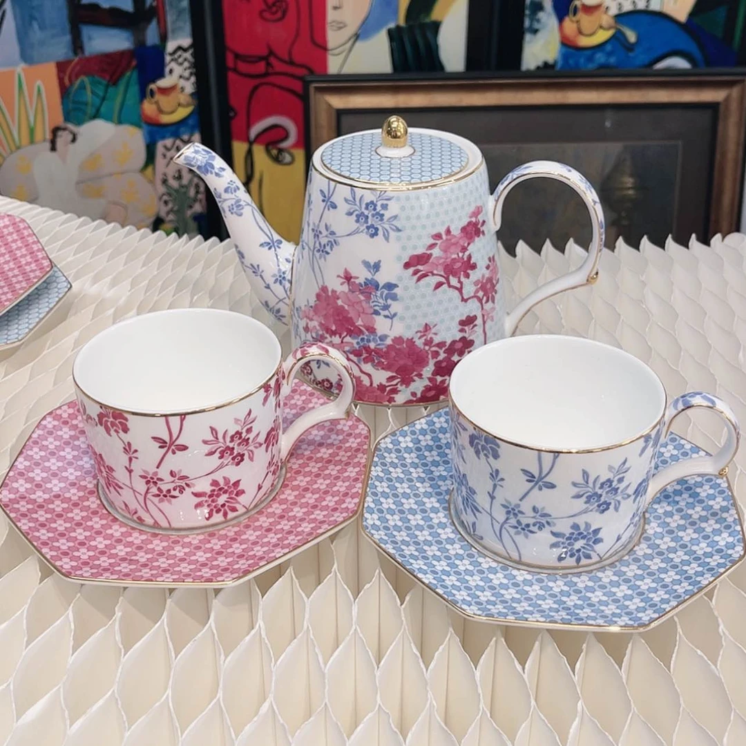 【闪购商品】瓷片一壶2杯碟———————