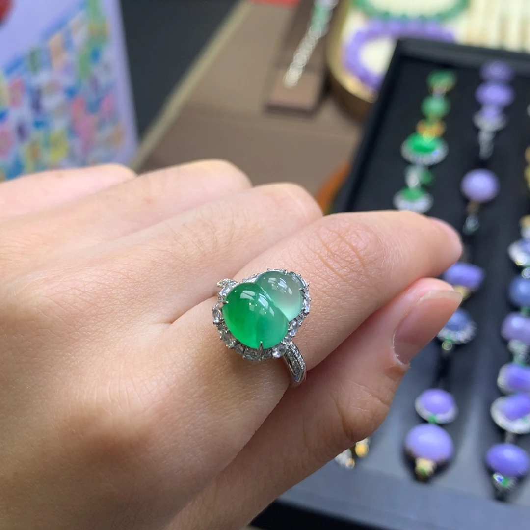 翡翠18K金镶嵌颈饰翡翠