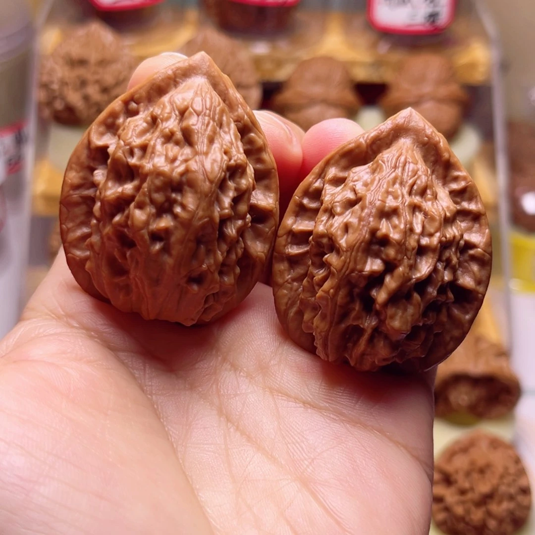 文玩核桃吊坠38尺全品大红袍