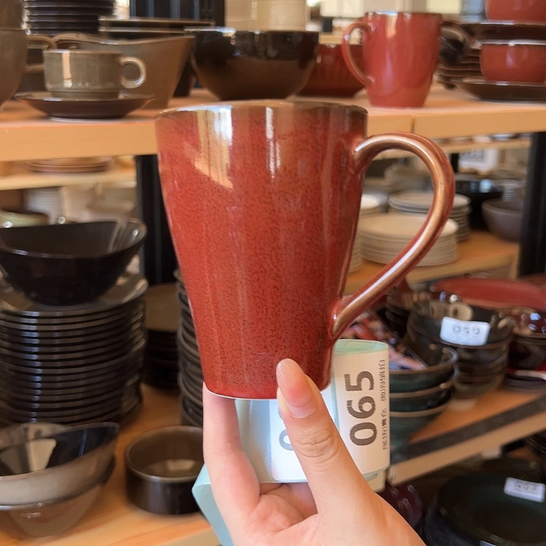 新骨瓷064微瑕麟彩红马克杯