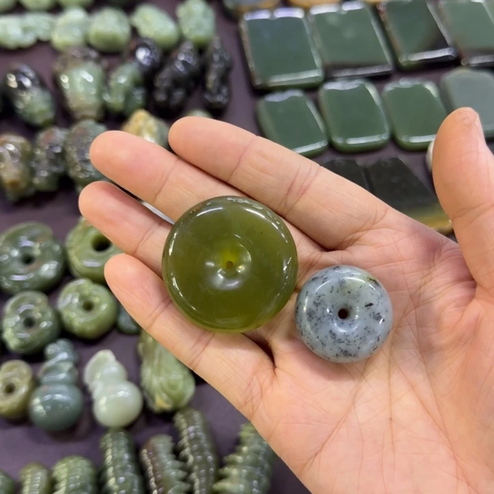 岫岩河磨玉（透闪石质玉）未镶嵌颈饰