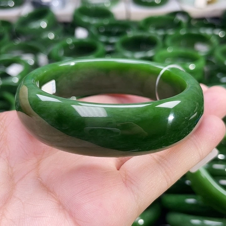 未镶嵌手镯和田玉（碧玉）